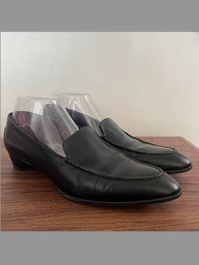 Tod’s Black Pointed Toe Driving Shoes Loafers Women’s size 9 Preppy DarkAcademia